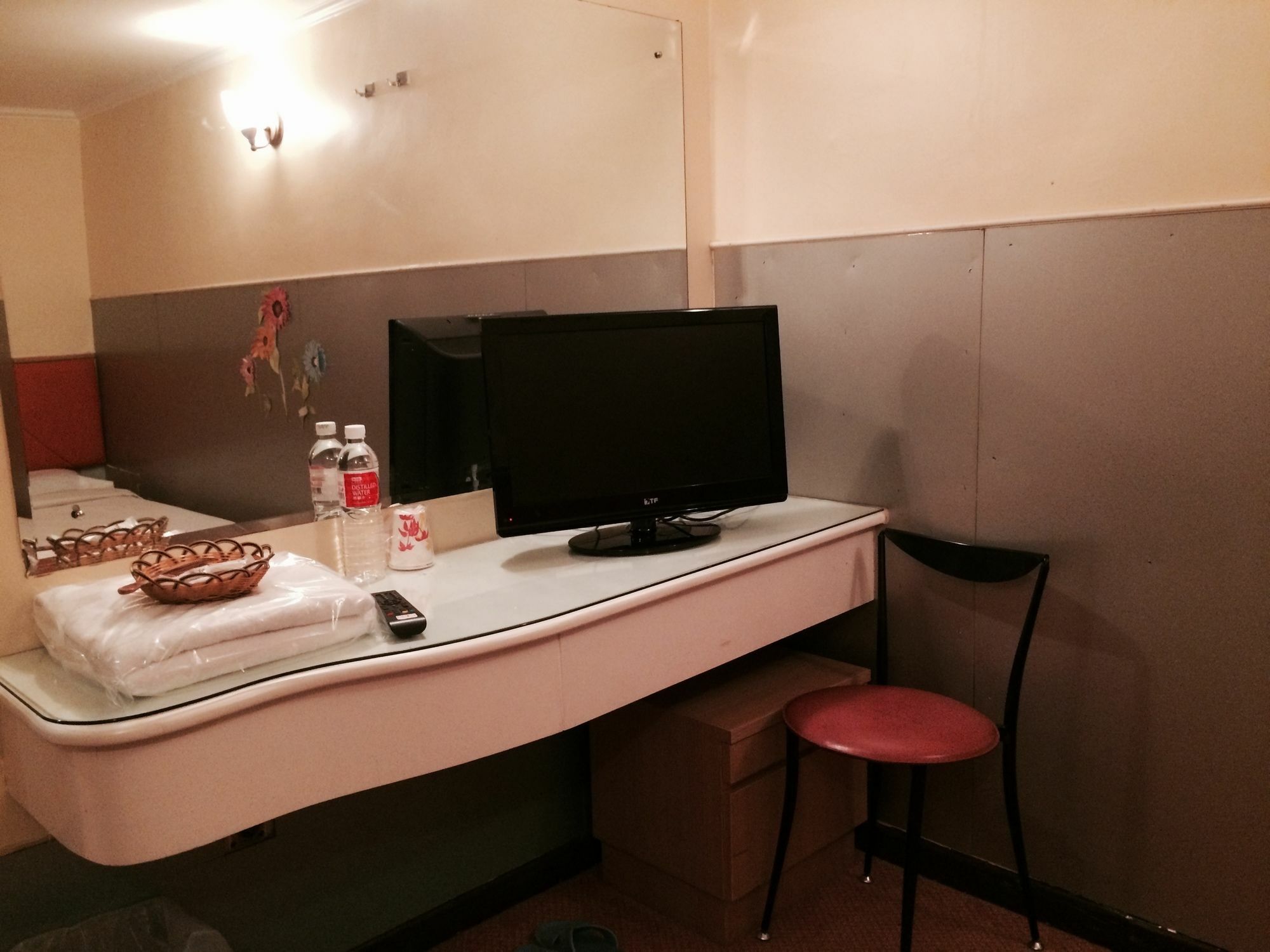 J Hotel Гонконг Экстерьер фото